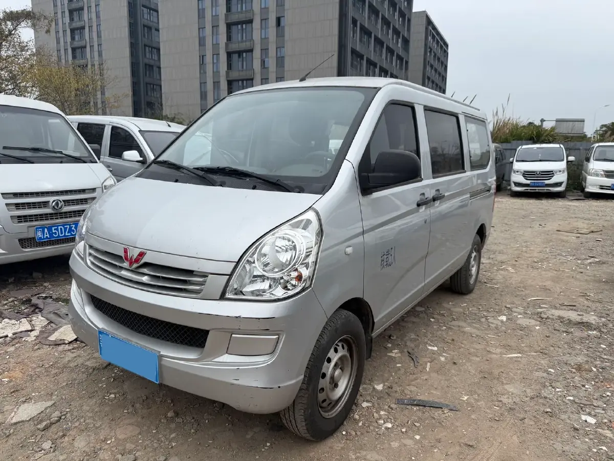 2020 WuLing RongGuang 1.2L 76HP L4 5MT