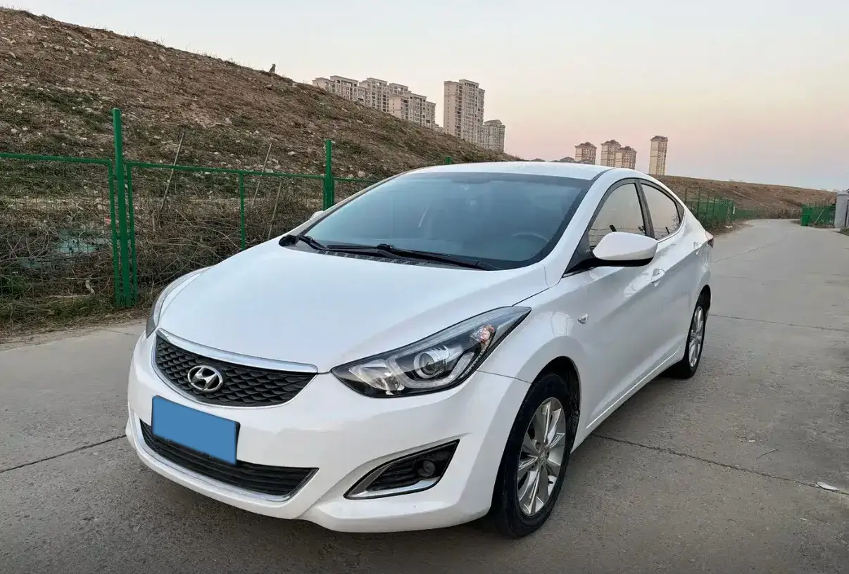 2016 Hyundai Elantra 1.6L 128HP L4 6AT