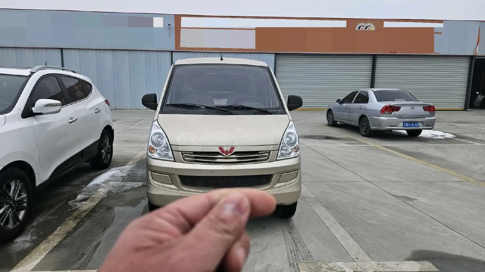 2022 WuLing RongGuang S 1.2L 76HP L4 5MT,autocango,china used car exporter,china ev exporter,chinese used car exporter,chinese used ev exporter