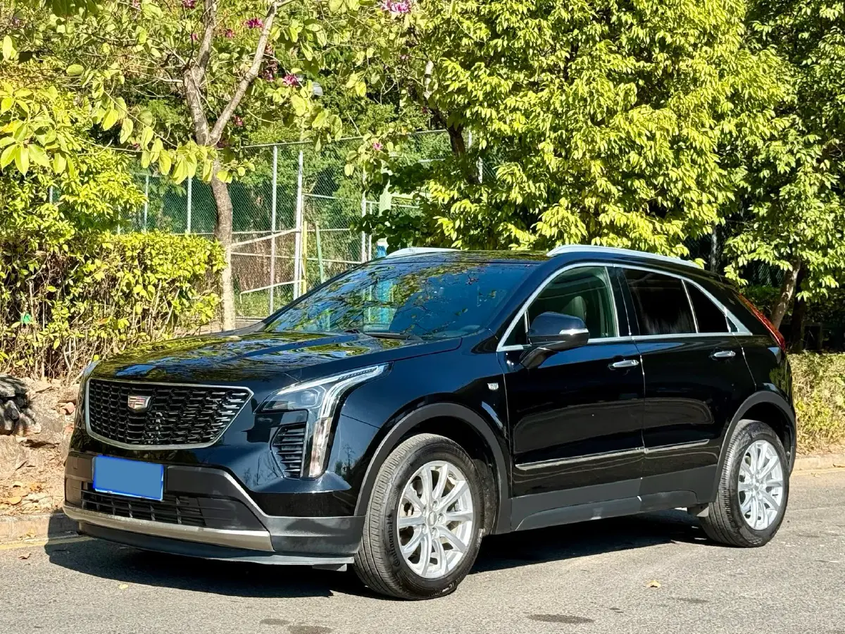 2018 Cadillac XT4 2.0T 241HP L4 9AT