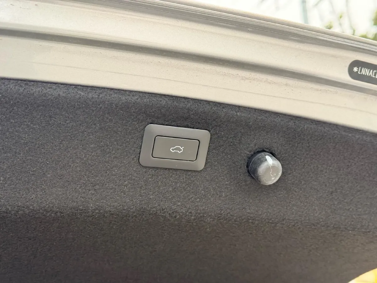 2025 Fulwin FulwinA9L 1.5T 156HP L4 1DHT PHEV,autocango,china used car exporter,china ev exporter,chinese used car exporter,chinese used ev exporter