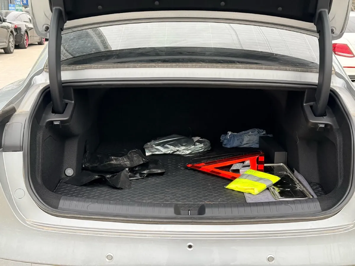 2025 Fulwin FulwinA9L 1.5T 156HP L4 1DHT PHEV,autocango,china used car exporter,china ev exporter,chinese used car exporter,chinese used ev exporter