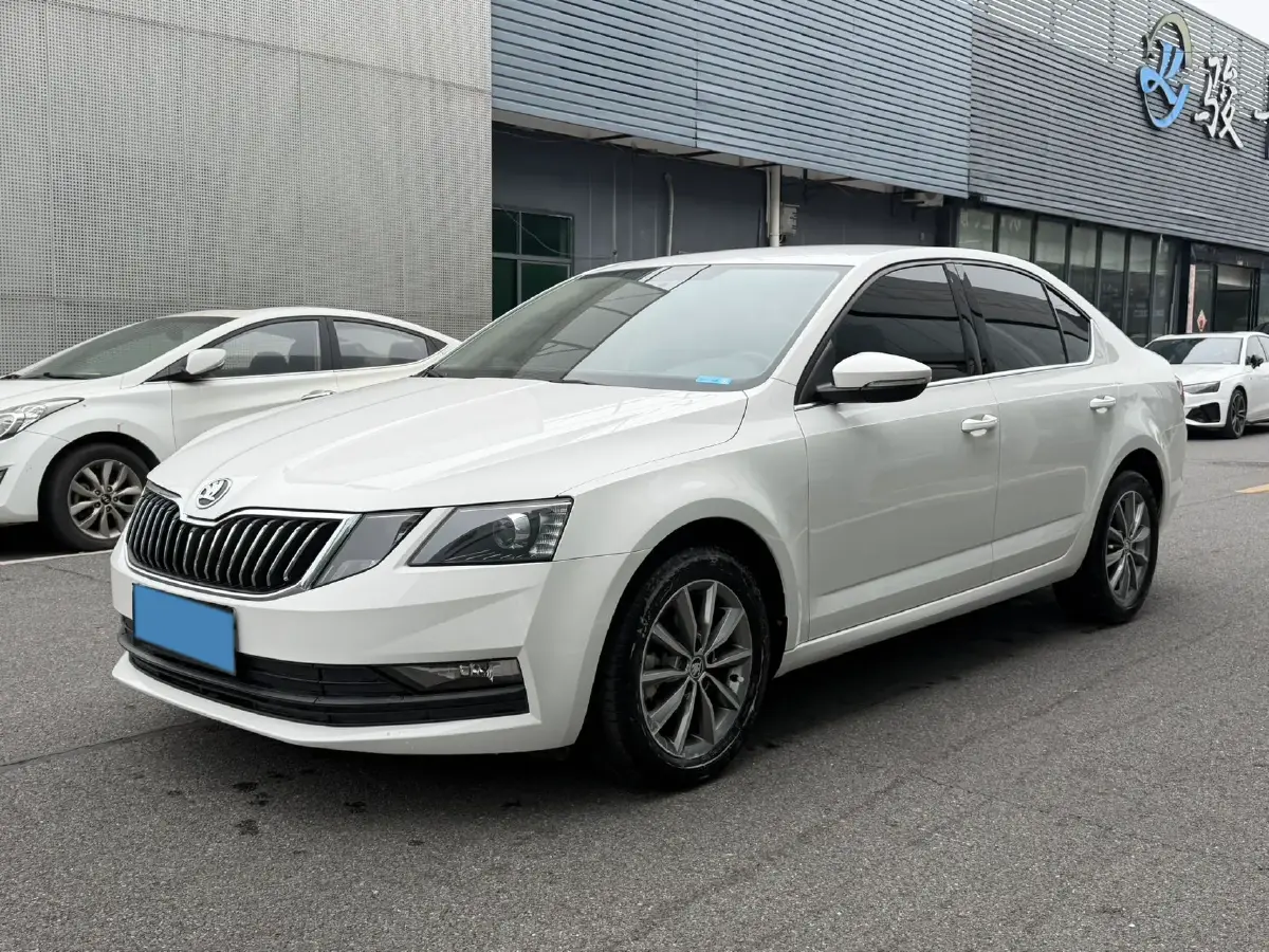 2022 Skoda Octavia 1.5L 113HP L4 6AT