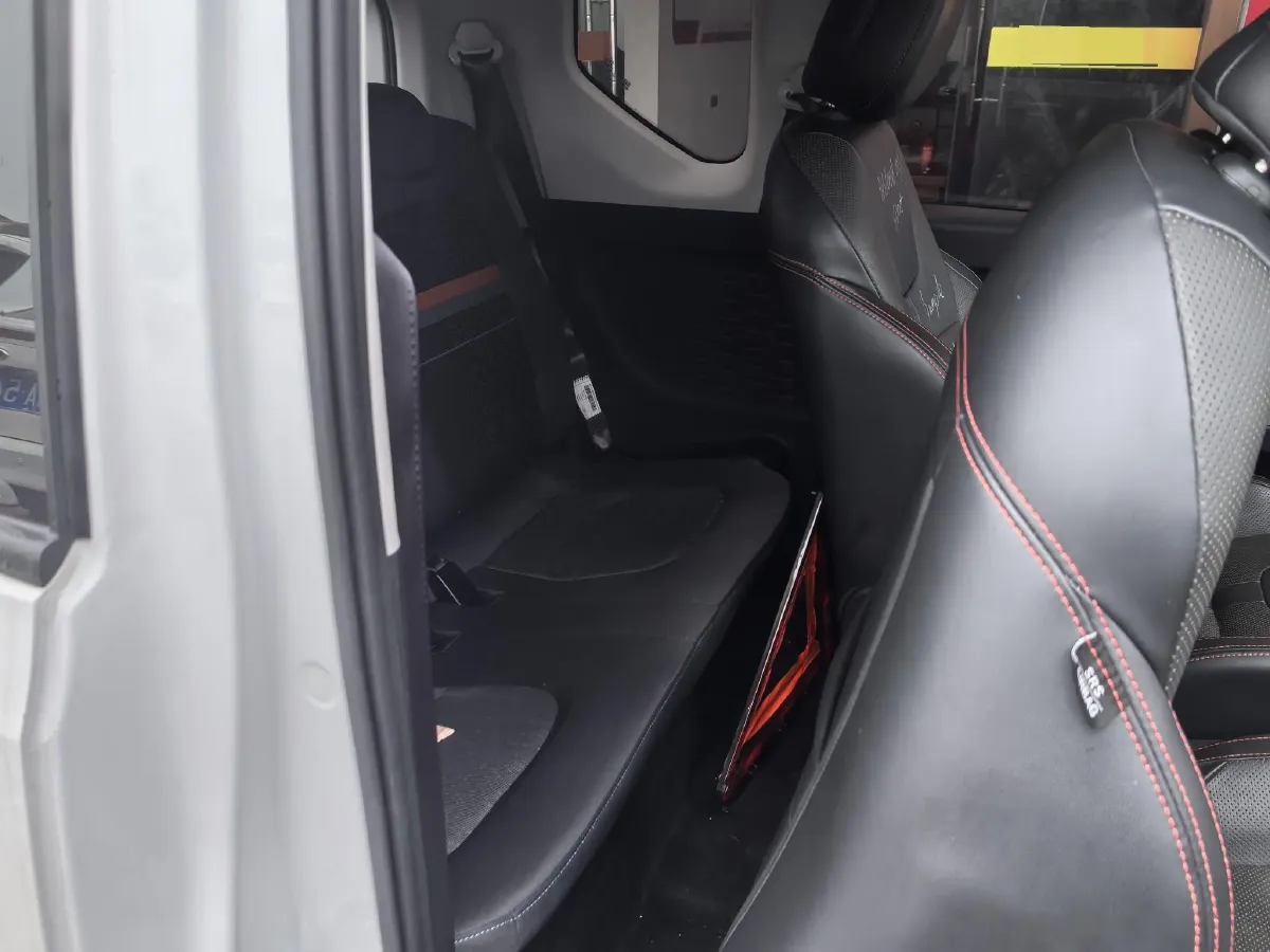 2022 LingBox uni BEV 11.52KWH,autocango,china used car exporter,china ev exporter,chinese used car exporter,chinese used ev exporter