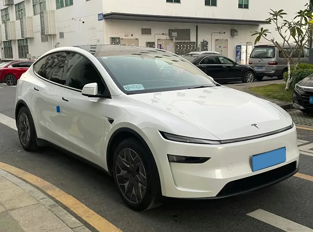 2025 Tesla Model Y L BEV,autocango,china used car exporter,china ev exporter,chinese used car exporter,chinese used ev exporter