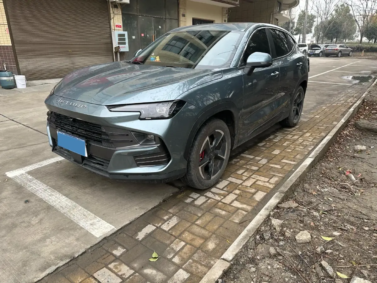 2025 Jetour DASHING 1.5T 156HP L4 6DCT