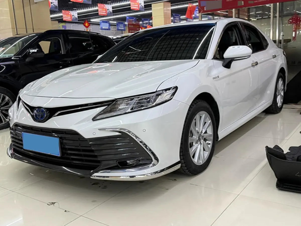 2021 Toyota Camry 2.5L 178HP L4 E-CVT Hybrid