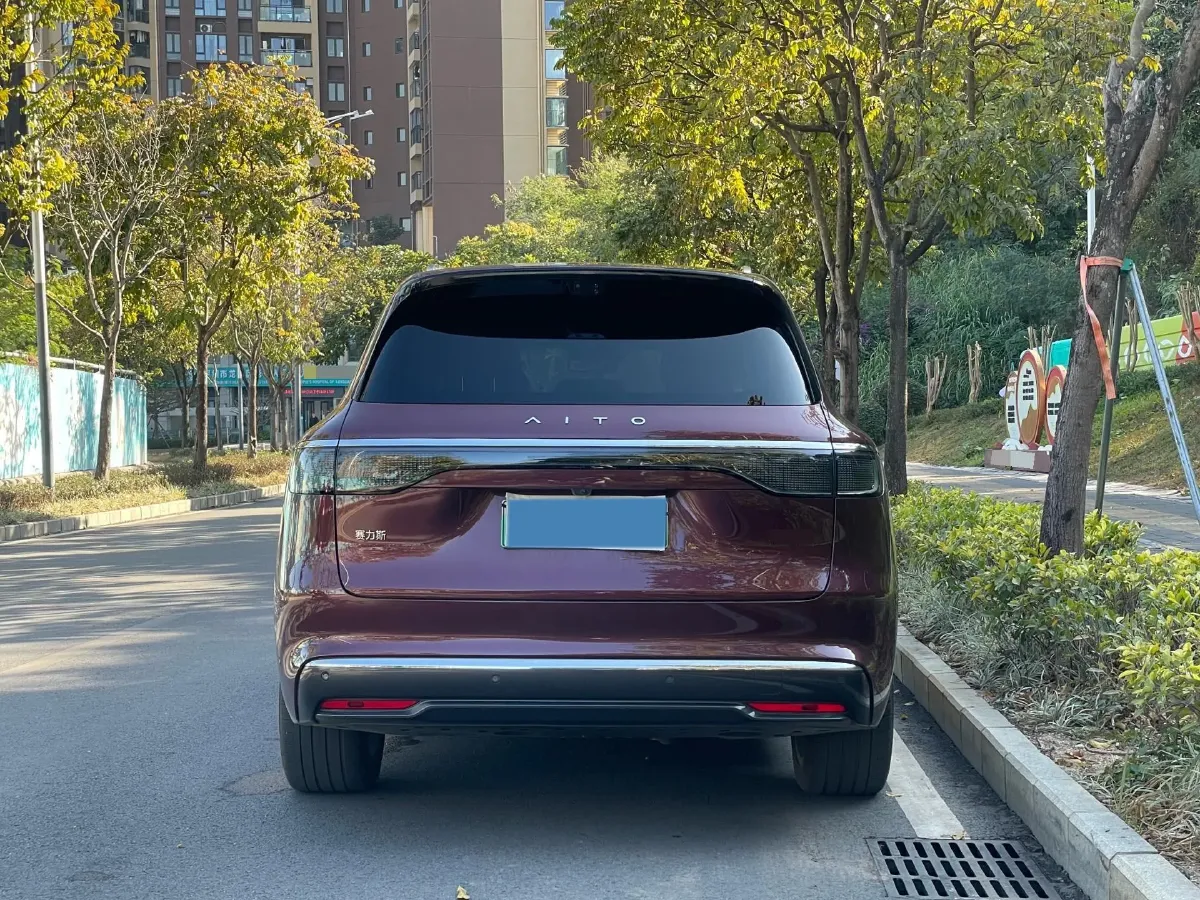 2025 AITO AITO M8 REEV 160HP REEV 53.4KWH,autocango,china used car exporter,china ev exporter,chinese used car exporter,chinese used ev exporter