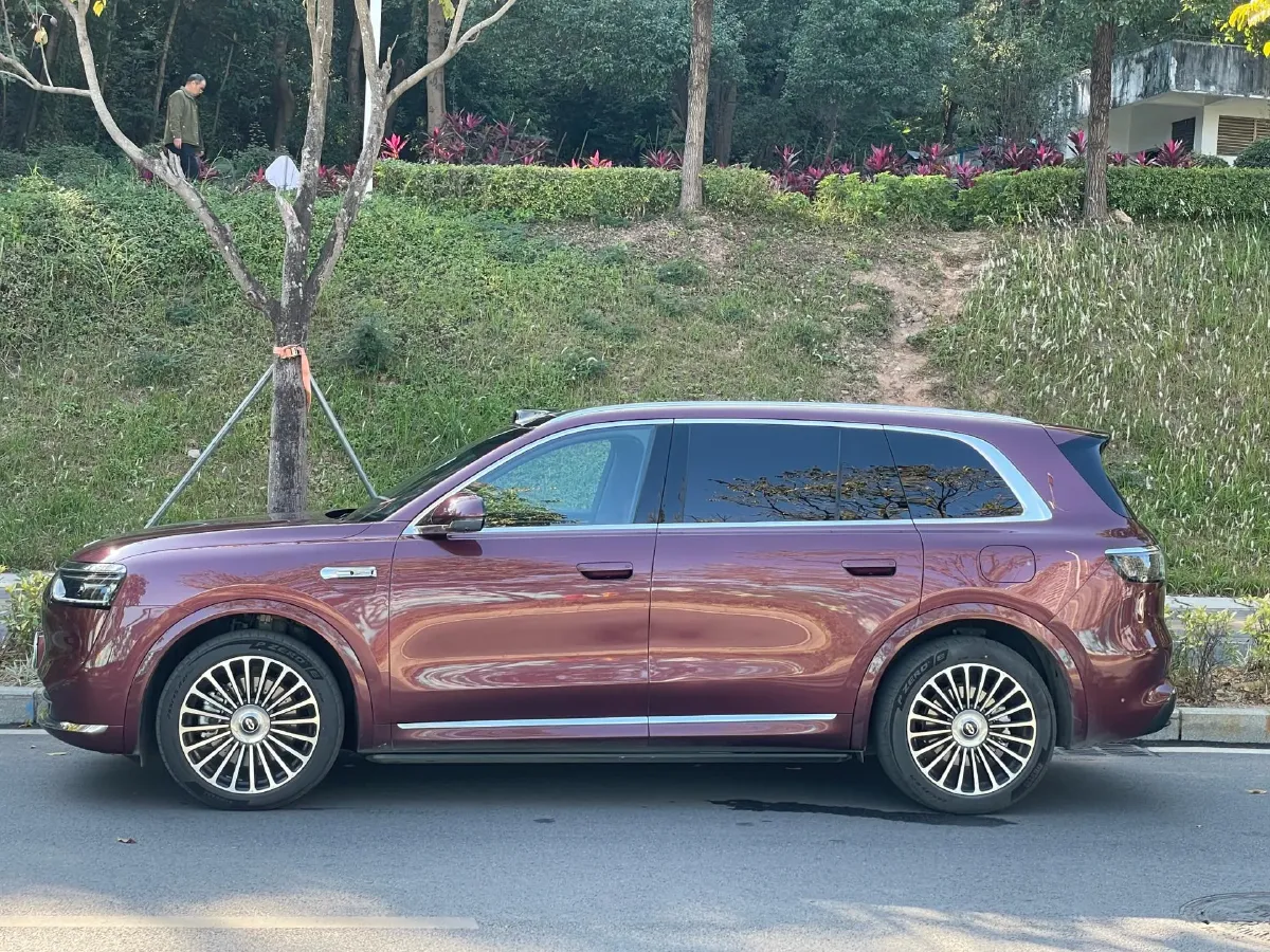 2025 AITO AITO M8 REEV 160HP REEV 53.4KWH,autocango,china used car exporter,china ev exporter,chinese used car exporter,chinese used ev exporter