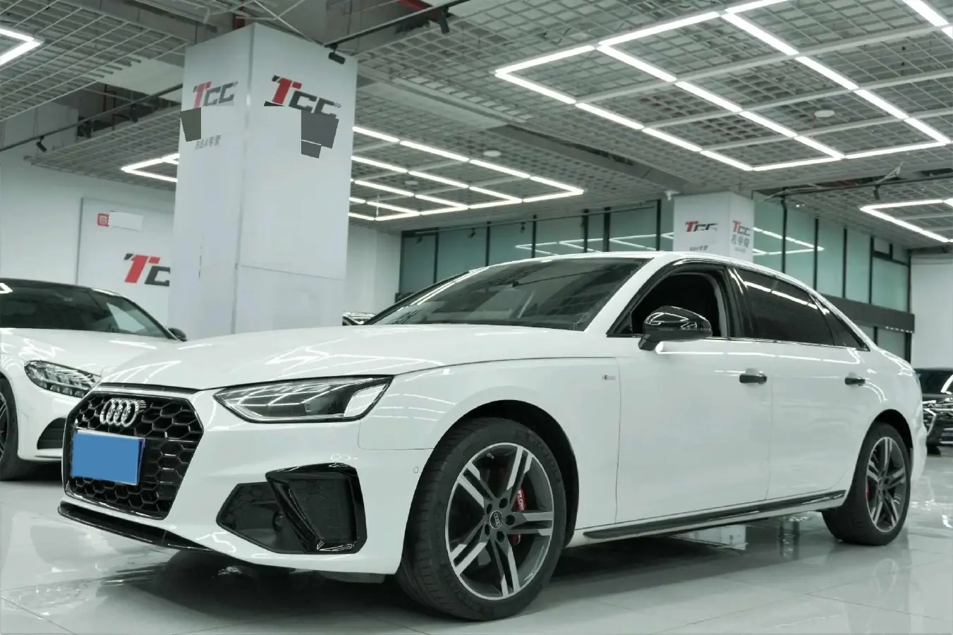 2023 Audi A4L 2.0T 190HP L4 7DCT