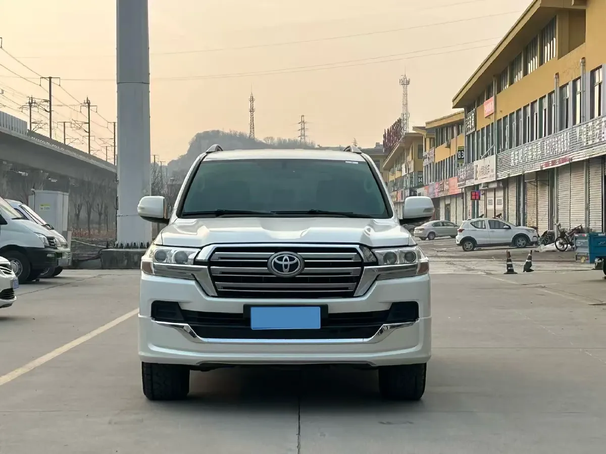 2015 Toyota Land Cruiser 4.6L 310HP V8 6AT,autocango,china used car exporter,china ev exporter,chinese used car exporter,chinese used ev exporter