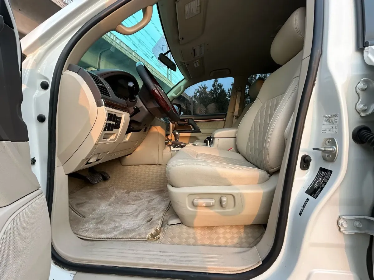 2015 Toyota Land Cruiser 4.6L 310HP V8 6AT,autocango,china used car exporter,china ev exporter,chinese used car exporter,chinese used ev exporter