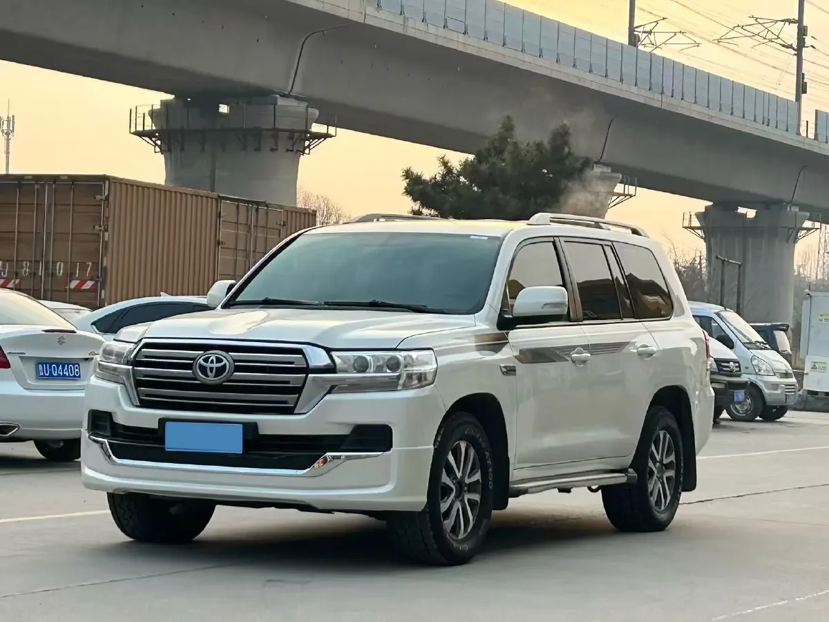 2015 Toyota Land Cruiser 4.6L 310HP V8 6AT,autocango,china used car exporter,china ev exporter,chinese used car exporter,chinese used ev exporter