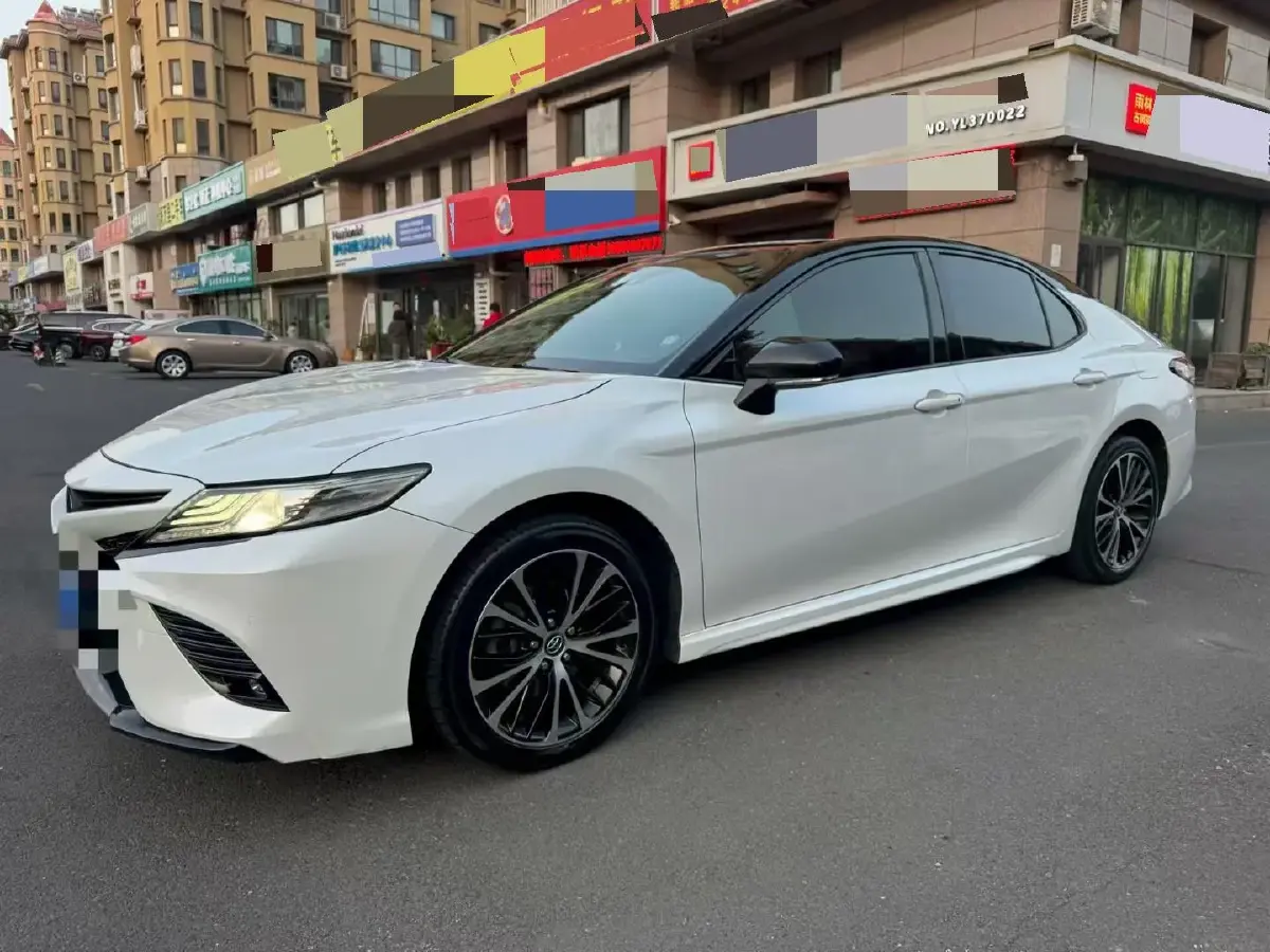 2018 Toyota Camry 2.5L 209HP L4 8AT