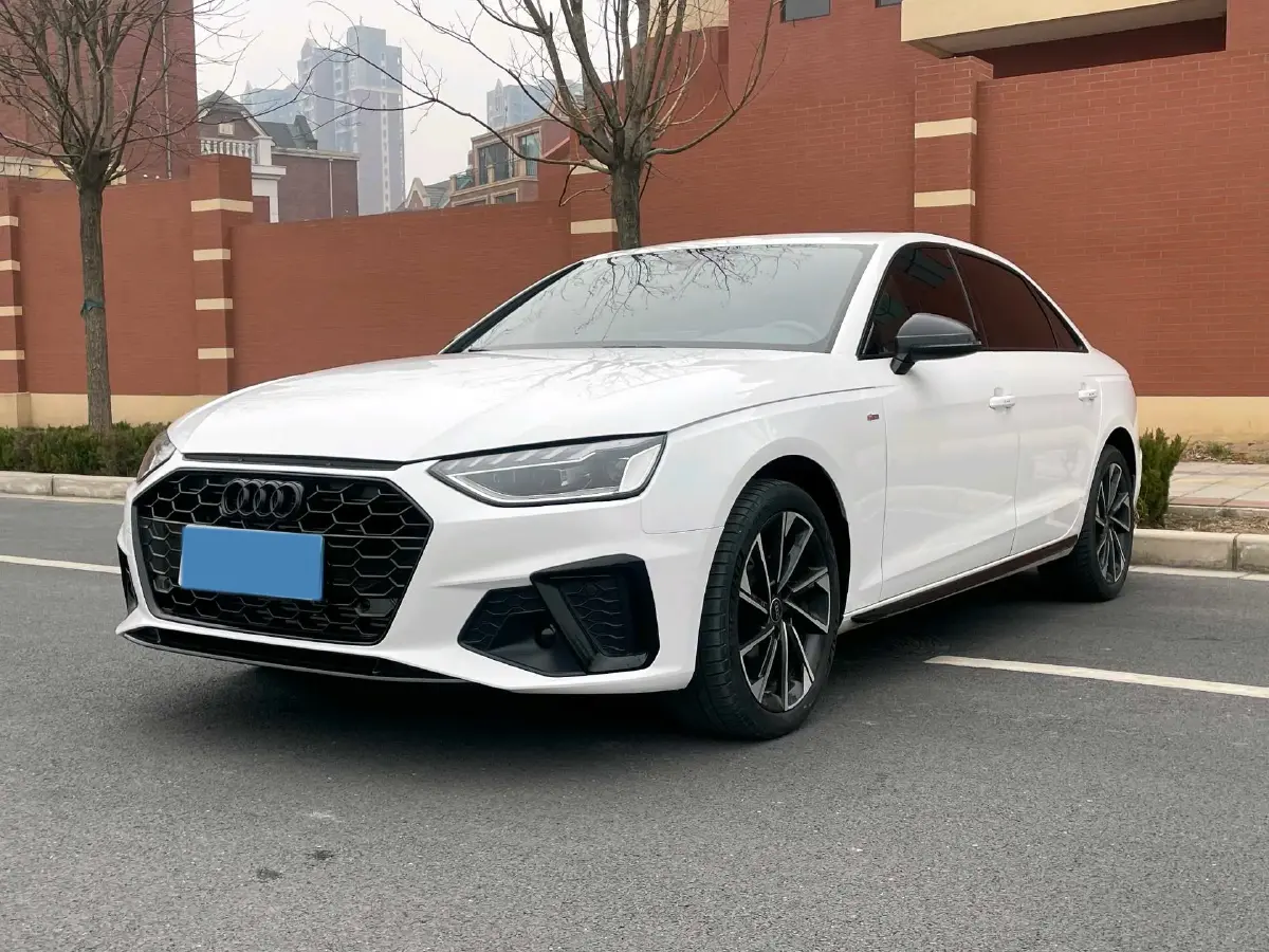 2023 Audi A4L 2.0T 190HP L4 7DCT