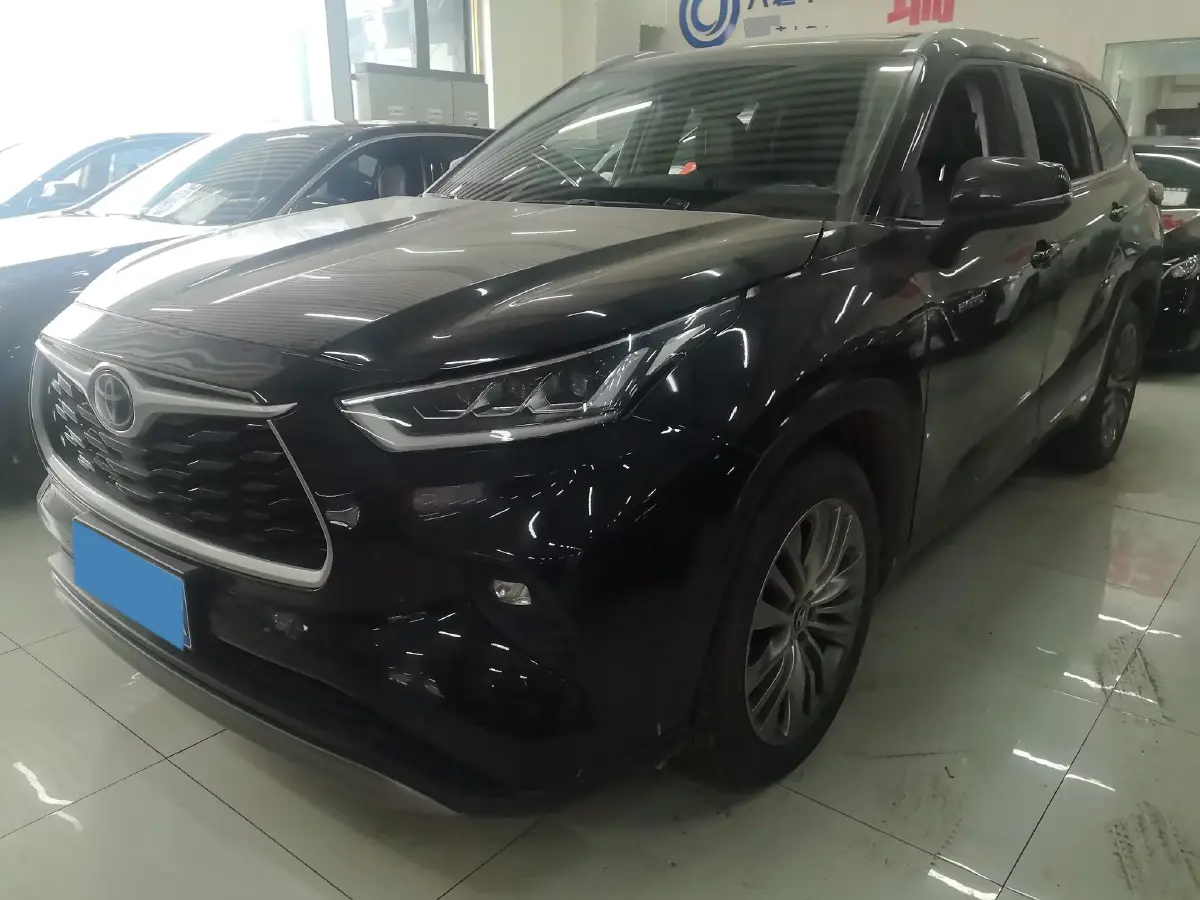 2023 Toyota Highlander 2.5L 189HP L4 E-CVT Hybrid