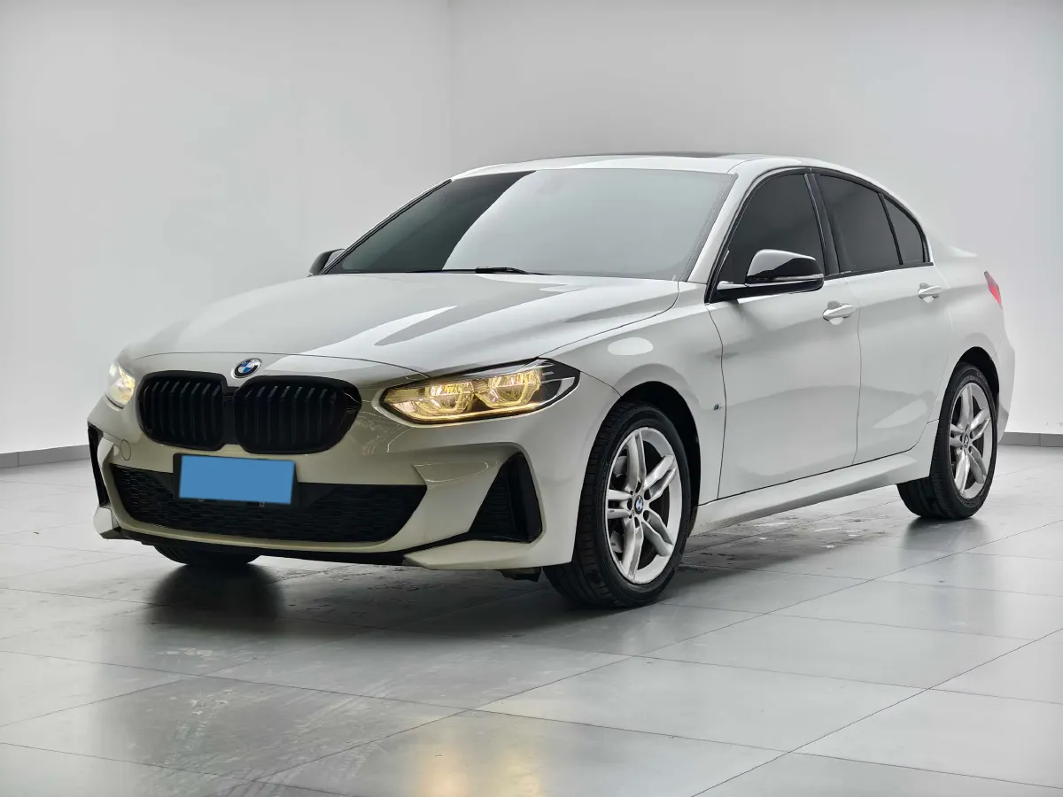 2022 BMW 1 Series 1.5T 140HP L3 7DCT,autocango,china used car exporter,china ev exporter,chinese used car exporter,chinese used ev exporter