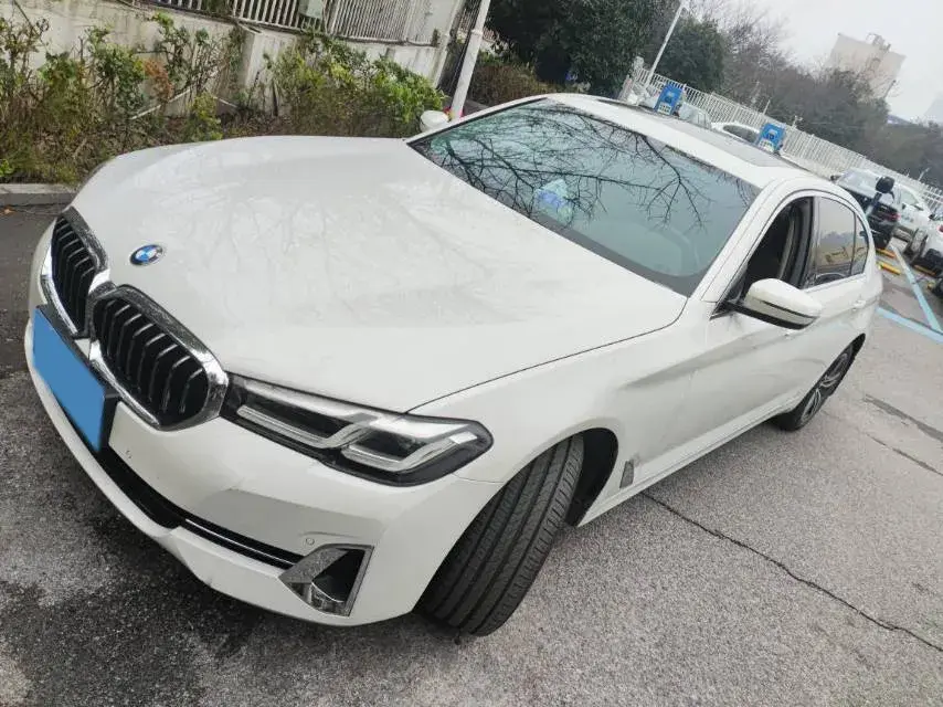 2022 BMW 5 Series 2.0T 252HP L4 8AT