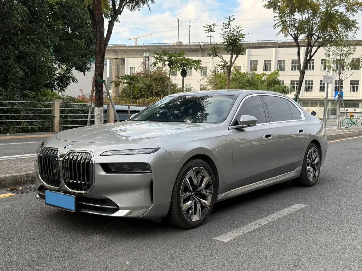 2023 BMW 7 Series 3.0T 381HP L6 8AT