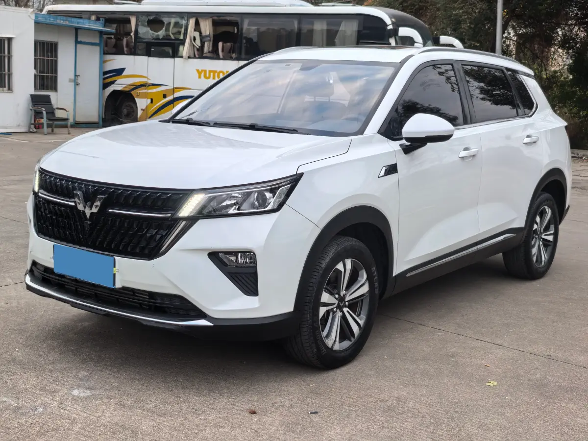 2021 WuLing XingChen 1.5T 147HP L4 6MT