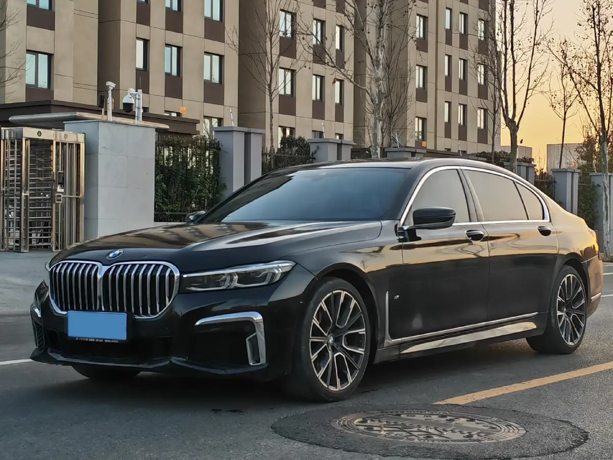 2019 BMW 7 Series 3.0T 340HP L6 8AT