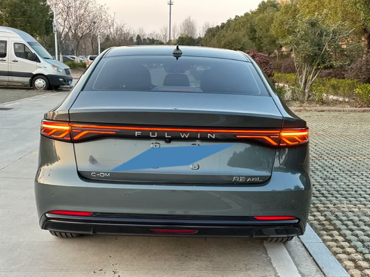 2025 Fulwin FulwinA8L 1.5T 156HP L4 1DHT PHEV 18.67KWH,autocango,china used car exporter,china ev exporter,chinese used car exporter,chinese used ev exporter