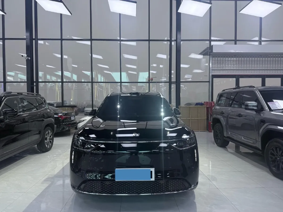 2025 AITO AITO M8 REEV 160HP REEV 53.4KWH,autocango,china used car exporter,china ev exporter,chinese used car exporter,chinese used ev exporter