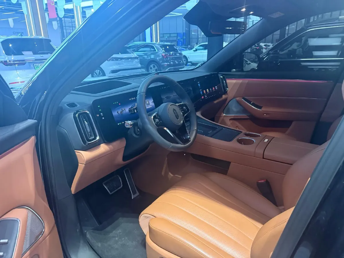 2025 AITO AITO M8 REEV 160HP REEV 53.4KWH,autocango,china used car exporter,china ev exporter,chinese used car exporter,chinese used ev exporter