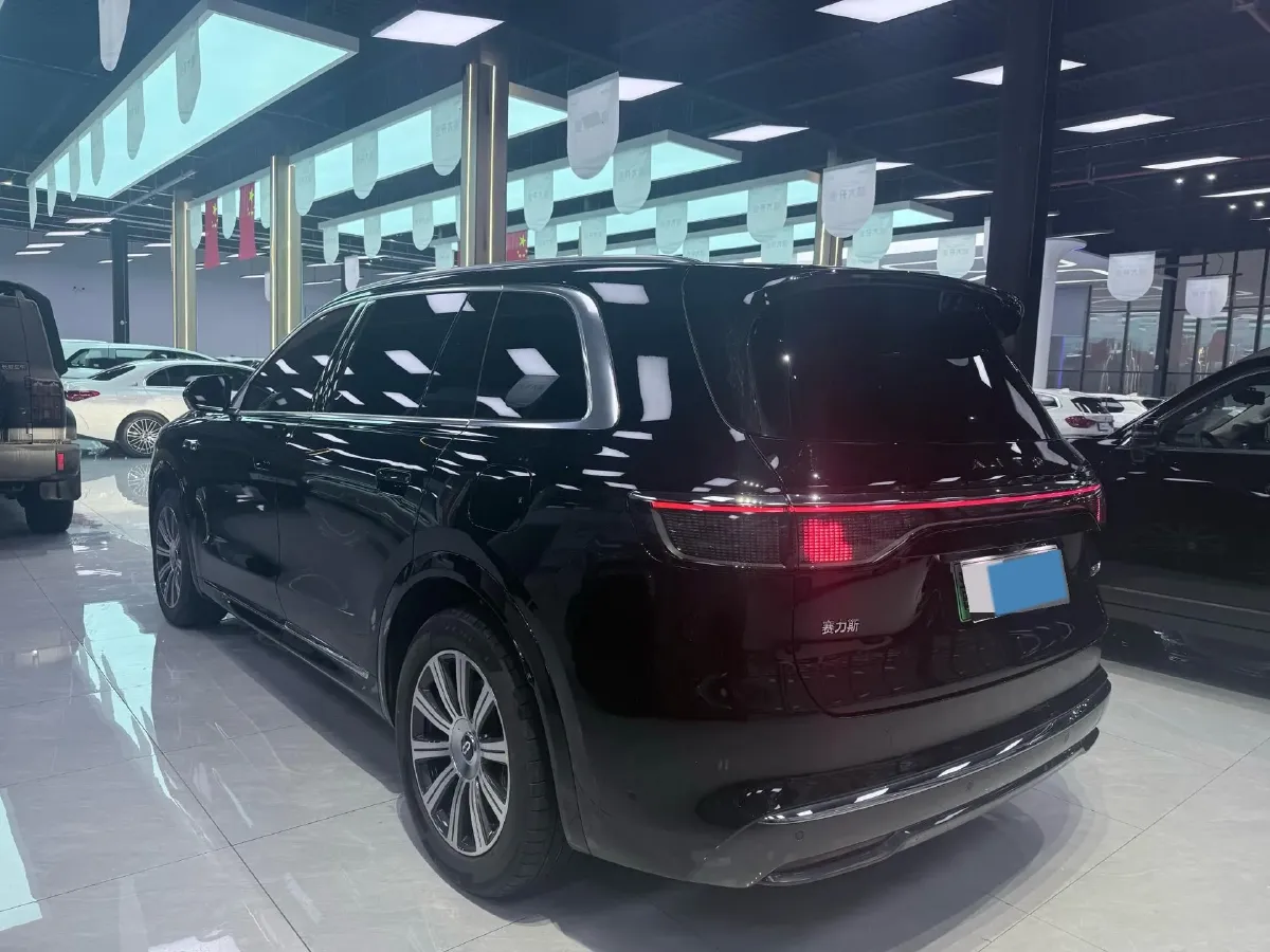 2025 AITO AITO M8 REEV 160HP REEV 53.4KWH,autocango,china used car exporter,china ev exporter,chinese used car exporter,chinese used ev exporter