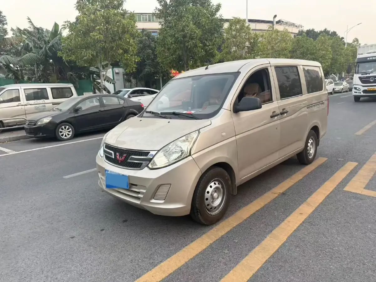 2016 WuLing RongGuang V 1.5L 112HP L4 5MT