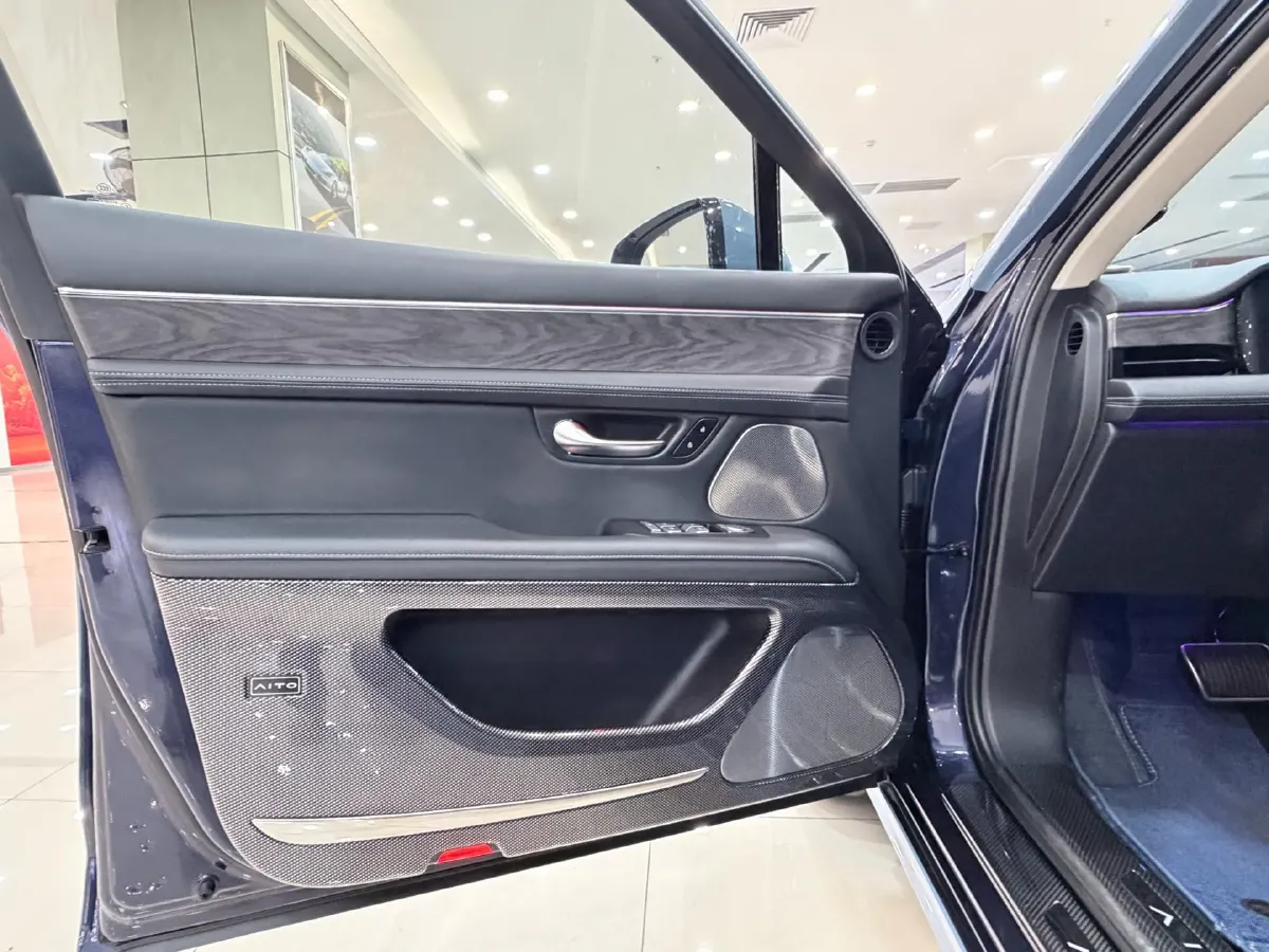 2022 AITO AITO M5 Range Extended 125HP REEV 40KWH,autocango,china used car exporter,china ev exporter,chinese used car exporter,chinese used ev exporter