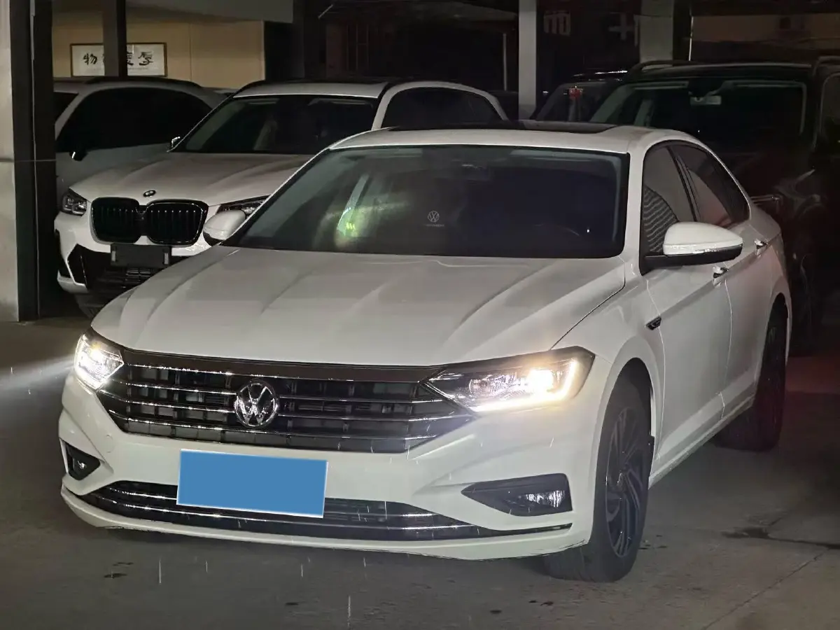 2022 Volkswagen Sagitar 1.4T 150HP L4 7DCT