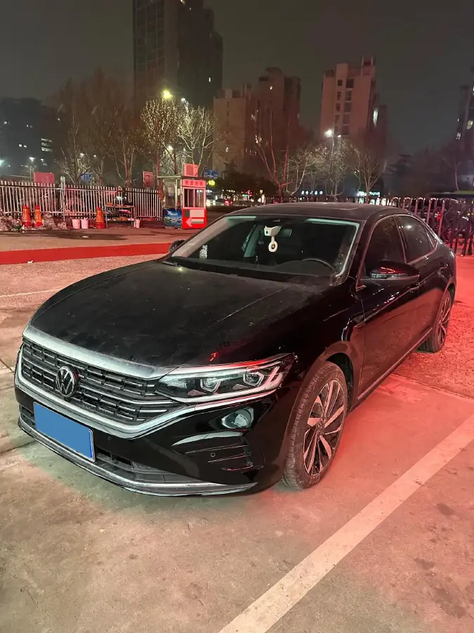 2023 Volkswagen Passat 2.0T 186HP L4 7DCT