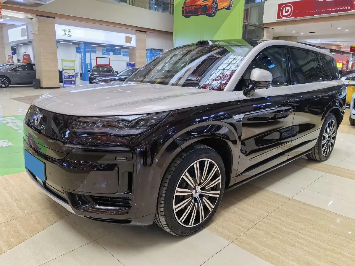 2025 Denza DenzaN9 2.0T 207HP L4 E-CVT PHEV