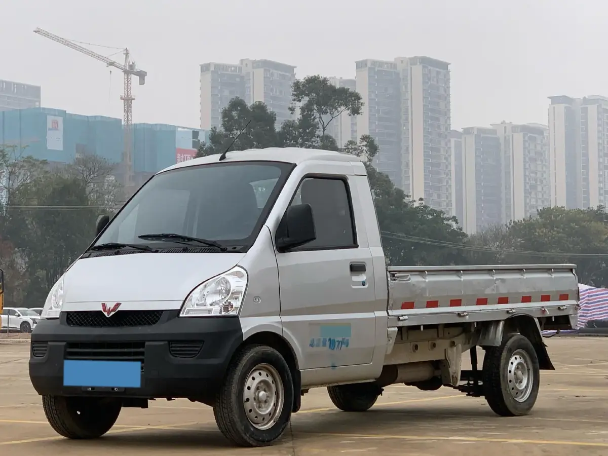 2022 WuLing RongGuang Mini Truck 1.5L 99HP L4 5MT