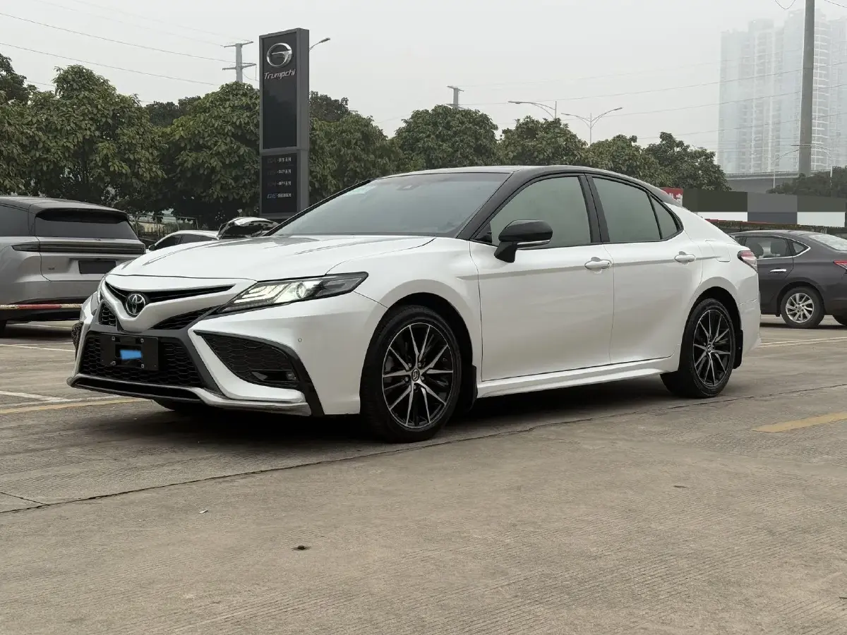 2021 Toyota Camry 2.5L 209HP L4 8AT