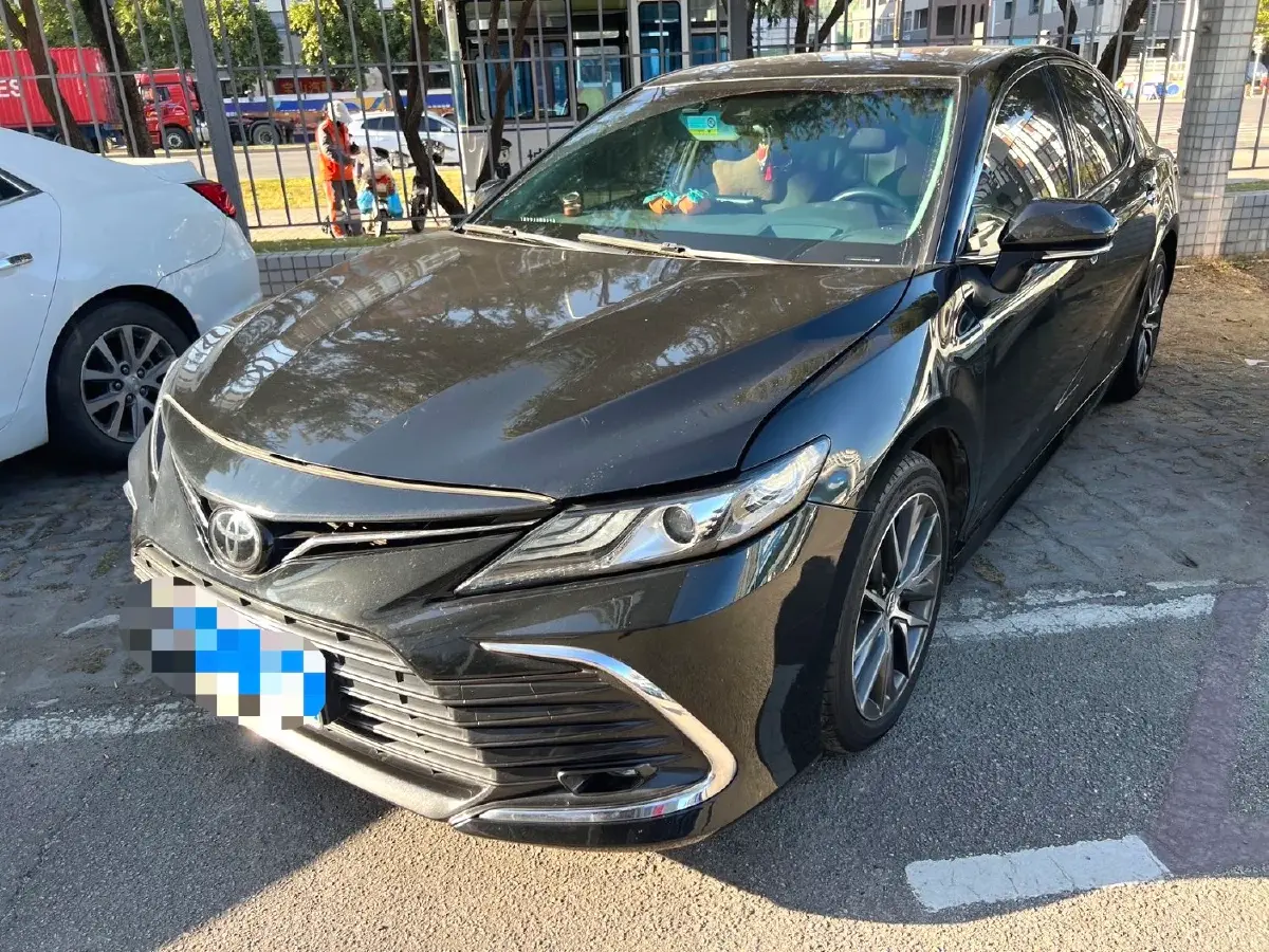 2021 Toyota Camry 2.5L 209HP L4 8AT