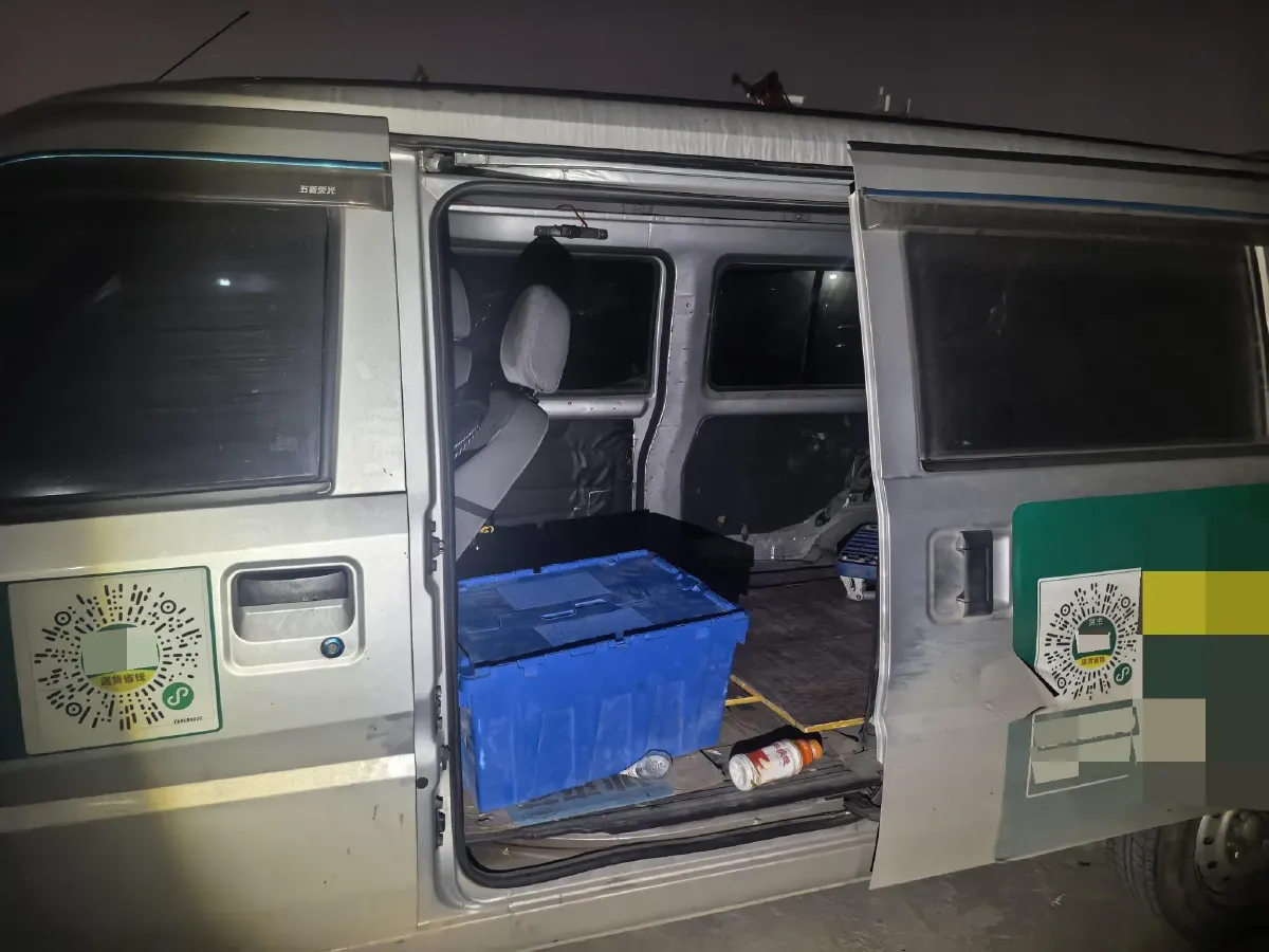 2022 WuLing RongGuang Mini Truck EV BEV 41.5KWH,autocango,china used car exporter,china ev exporter,chinese used car exporter,chinese used ev exporter