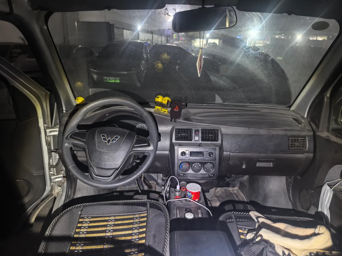 2022 WuLing RongGuang Mini Truck EV BEV 41.5KWH,autocango,china used car exporter,china ev exporter,chinese used car exporter,chinese used ev exporter