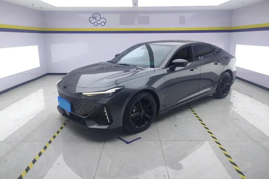 2022 ChangAn UNI-V 1.5T 188HP L4 7DCT