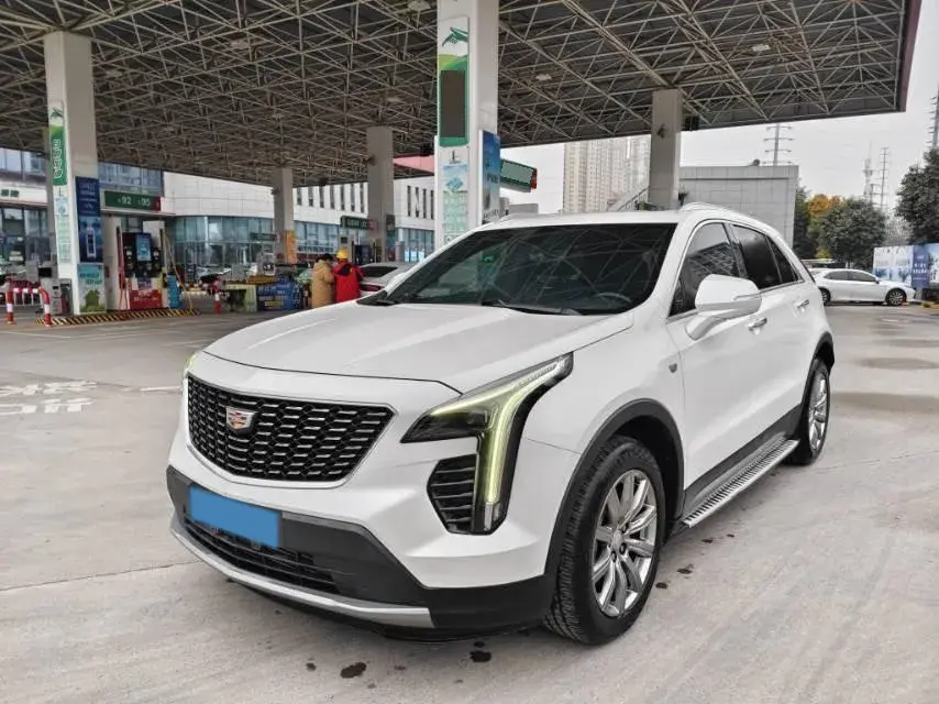 2018 Cadillac XT4 2.0T 241HP L4 9AT