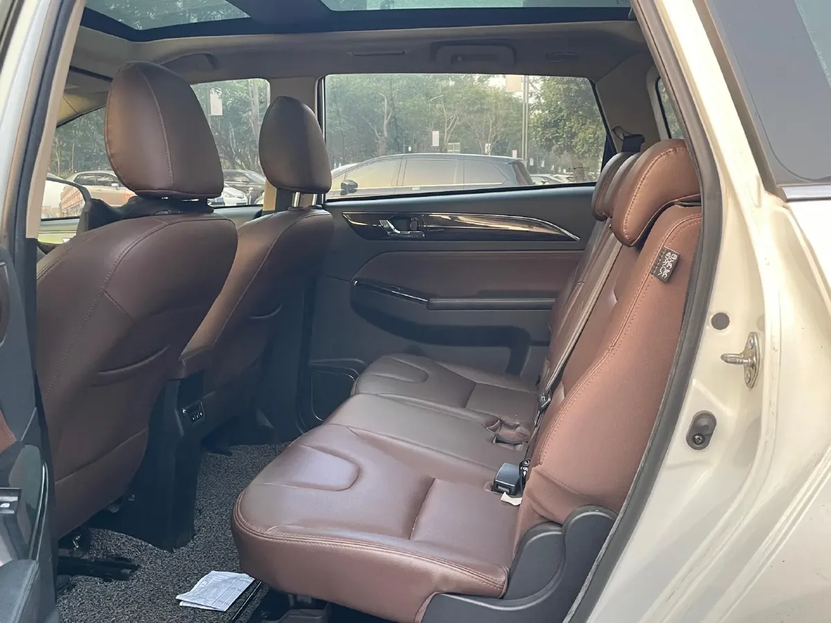 2017 LiFan XuanLang 1.8L 133HP L4 5MT,autocango,china used car exporter,china ev exporter,chinese used car exporter,chinese used ev exporter