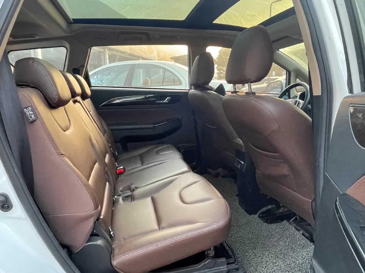 2017 LiFan XuanLang 1.8L 133HP L4 5MT,autocango,china used car exporter,china ev exporter,chinese used car exporter,chinese used ev exporter