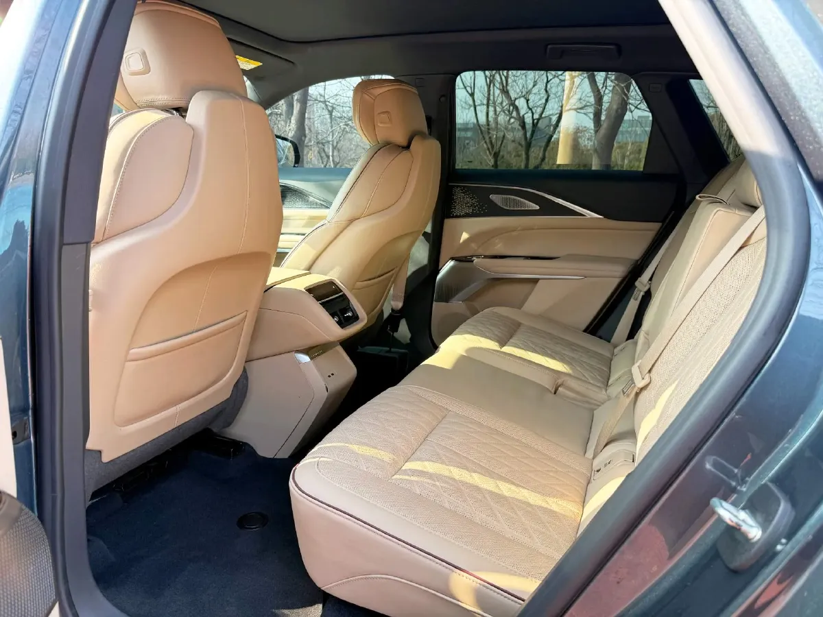 2022 Cadillac IQ Lyriq BEV 95.7KWH,autocango,china used car exporter,china ev exporter,chinese used car exporter,chinese used ev exporter