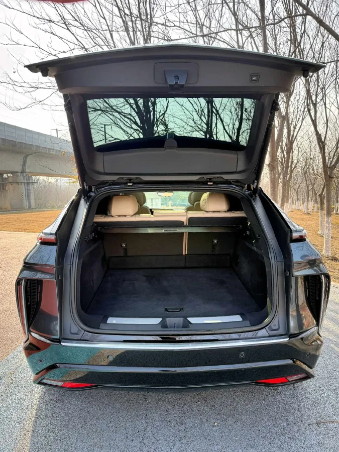 2022 Cadillac IQ Lyriq BEV 95.7KWH,autocango,china used car exporter,china ev exporter,chinese used car exporter,chinese used ev exporter