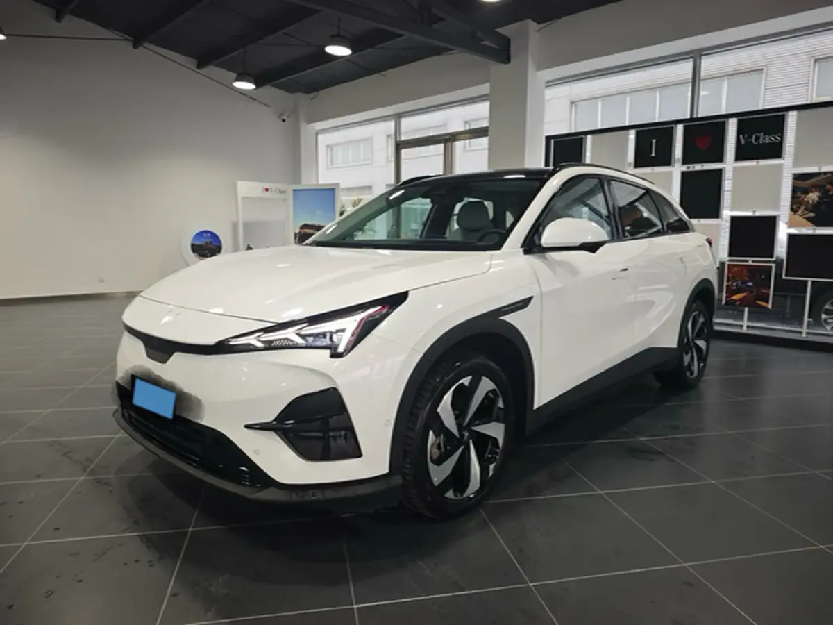 2024 HongQi H5 2.0T 224HP L4 8AT