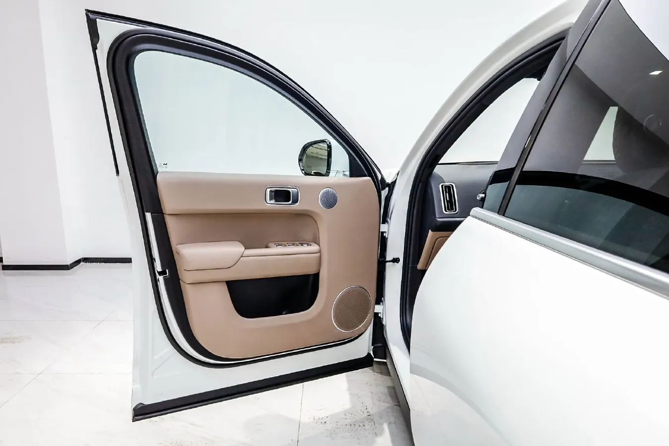 2025 Li L7 Range Extended 154HP REEV,autocango,china used car exporter,china ev exporter,chinese used car exporter,chinese used ev exporter