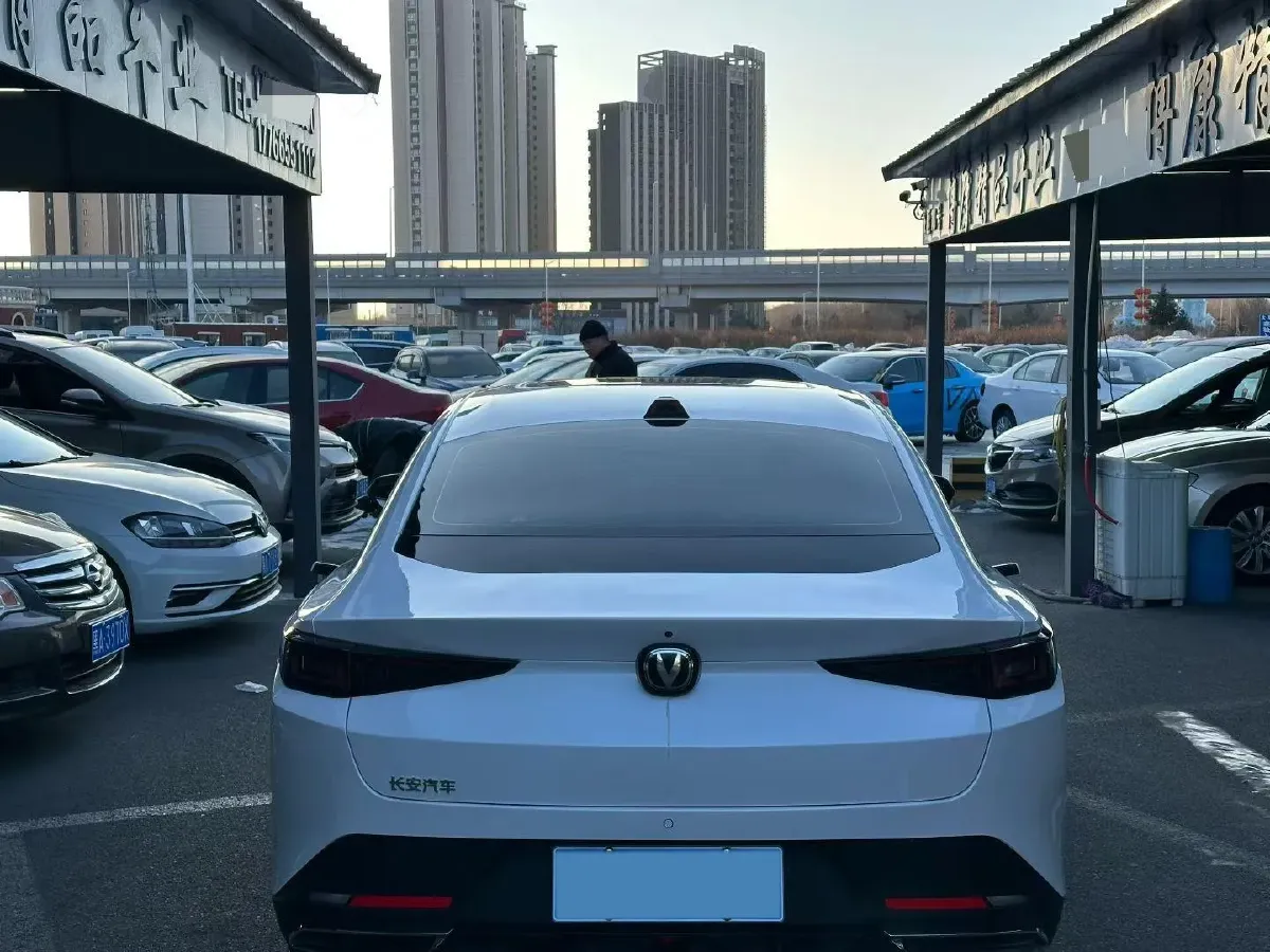 2023 ChangAn Lamore 1.5T 170HP L4 7DCT,autocango,china used car exporter,china ev exporter,chinese used car exporter,chinese used ev exporter