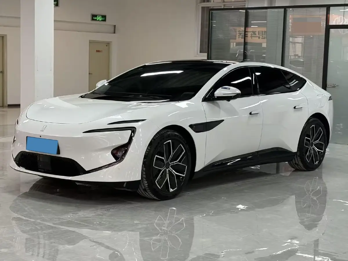 2025 Avatr 12 1.5T 156HP L4 REEV 39.05KWH