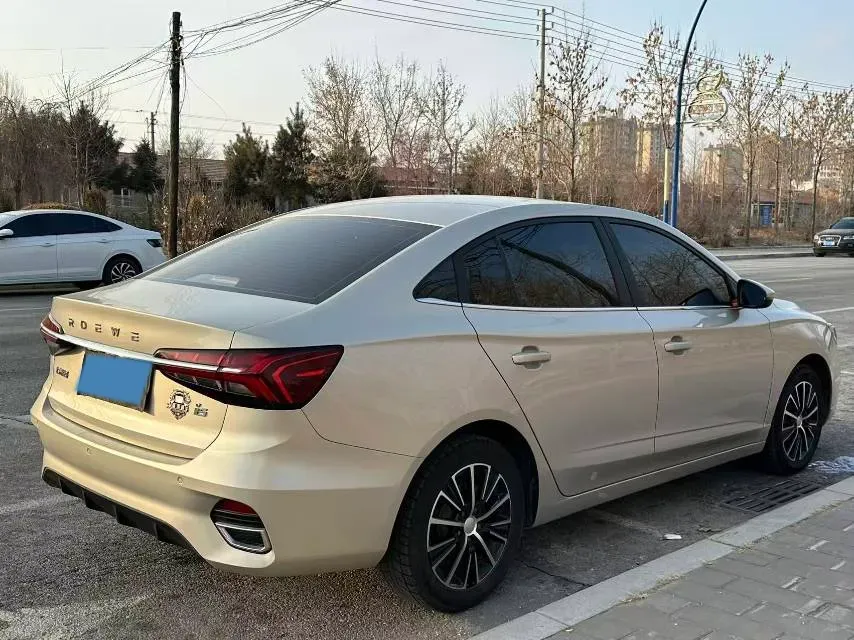 2021 Roewe i5 1.5L 120HP L4 5MT,autocango,china used car exporter,china ev exporter,chinese used car exporter,chinese used ev exporter